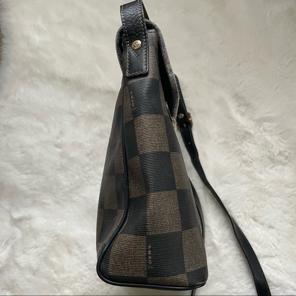 Vintage Fendi crossbody bag - Picture 14 of 15